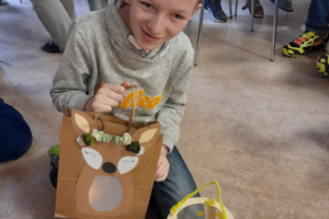 Kind mit Laterne