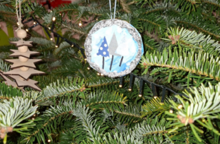 Christbaum in der Aula