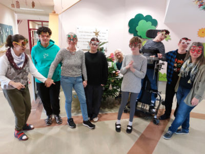 Christbaum in der Aula Christbaum in der Aula