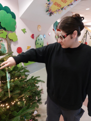 Christbaum in der Aula Christbaum in der Aula