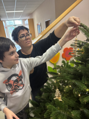 Christbaum in der Aula