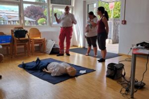 1. Hilfe Auffrischungskurs Kindernotfälle 6 1. Hilfe Auffrischungskurs Kindernotfälle 6